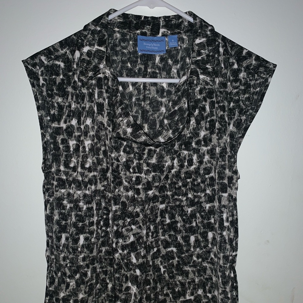 Simply Vera Wang women’s shirt